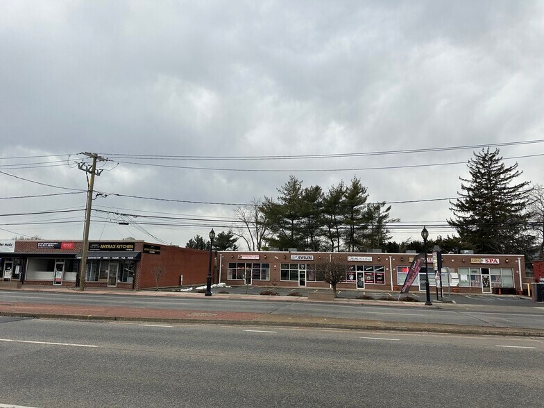 Primary Photo Of 1858-1866 Deer Park Ave, Deer Park Storefront For Sale