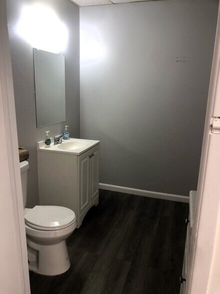 More Photos Of 5711 N 50th St, Tampa Office For Lease