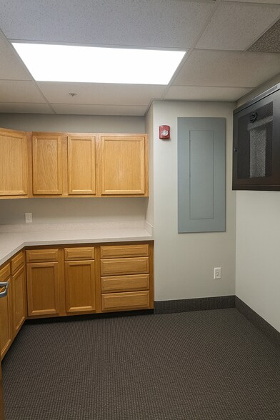 More Photos Of 2660 W Market St, Akron Medical For Lease