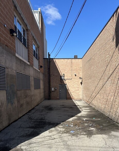 More Photos Of 4013 W 26th St, Chicago Storefront Retail Office For Lease