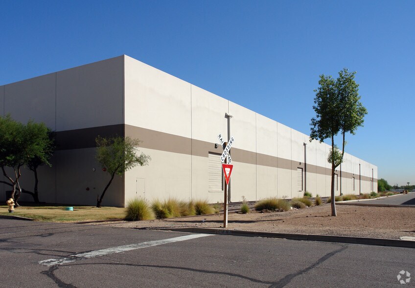 More Photos Of 4441 W Polk St, Phoenix Manufacturing For Lease