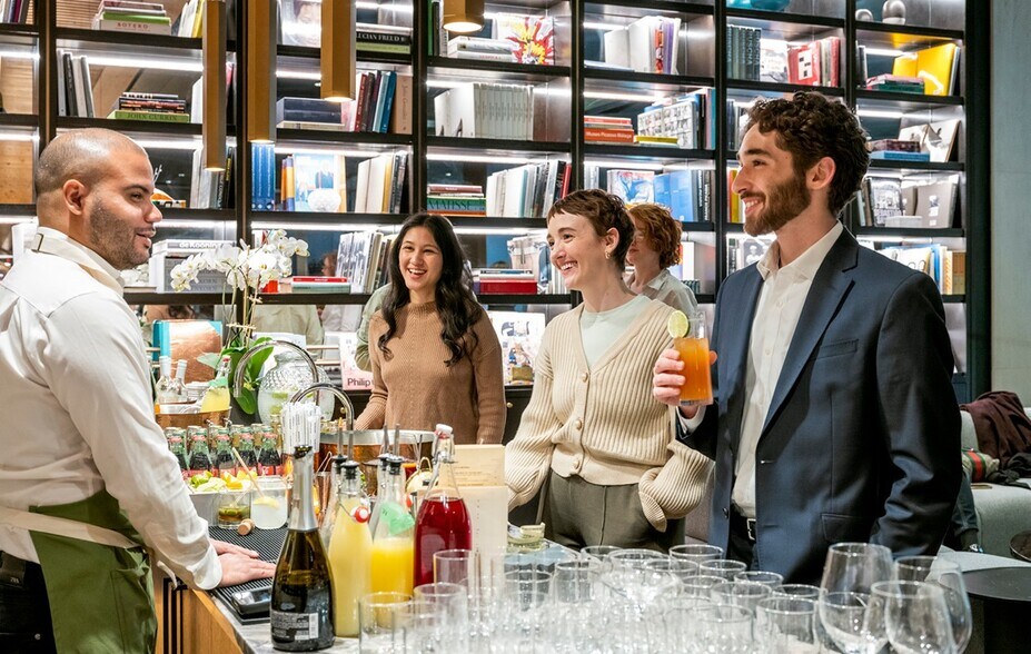 More Photos Of PENN 1, New York Office For Lease