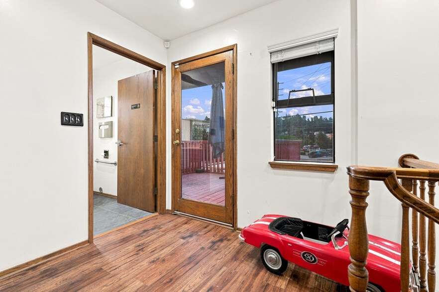 More Photos Of 1063 Colorado Blvd, Eagle Rock Medical For Sale