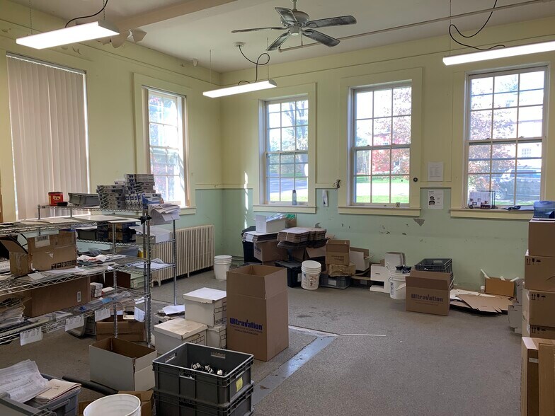 More Photos Of 218 Jones Dr, Brandon Industrial For Sale