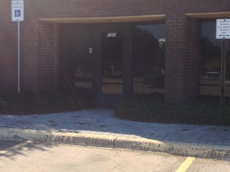 More Photos Of 101 E Randol Mill Rd, Arlington Office For Lease