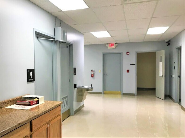 More Photos Of 600 E Dayton-Yellow Springs Rd, Fairborn Office For Sale