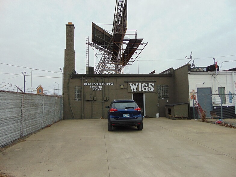 More Photos Of 15390 Gratiot Ave, Detroit Storefront For Lease