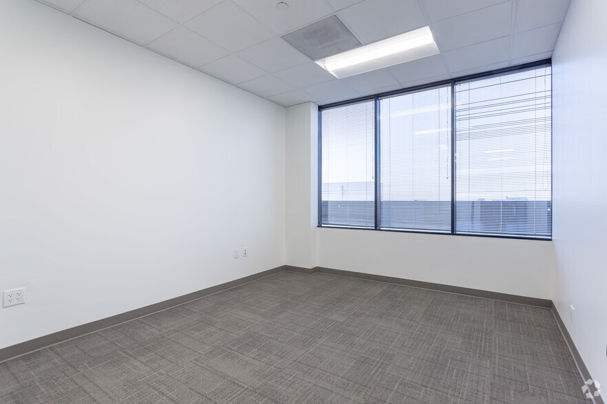 More Photos Of 6575 West Loop South, Bellaire Office For Lease