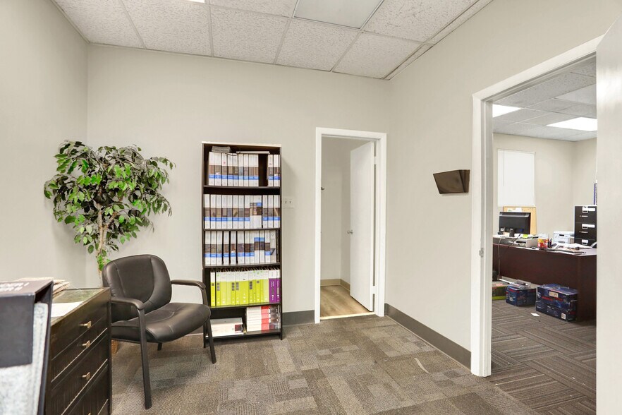 More Photos Of 1915 Lenox St, Harrisburg Freestanding For Sale