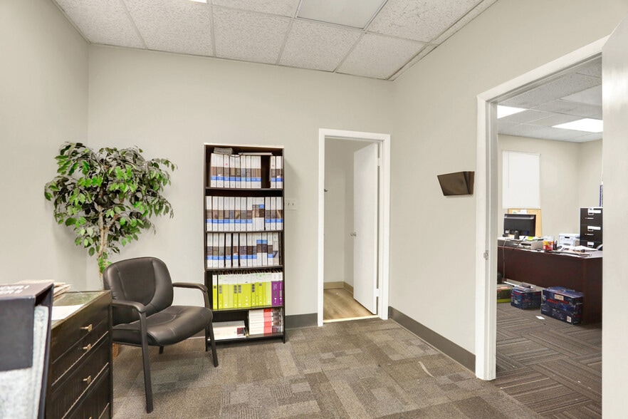 More Photos Of 1915 Lenox St, Harrisburg General Retail For Sale