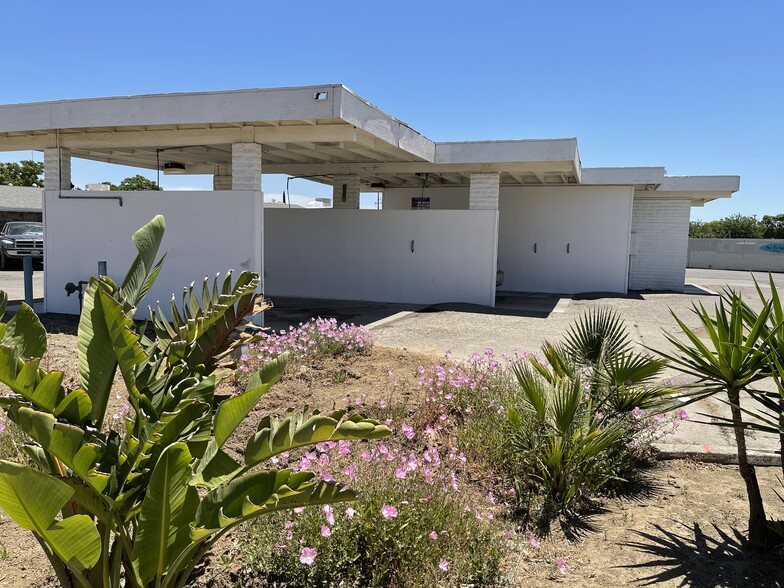 Primary Photo Of 726 South Ave, Gustine Carwash For Sale