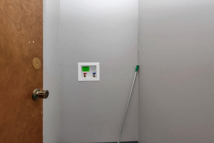 More Photos Of 444-454 E Center St, Marion Office For Sale