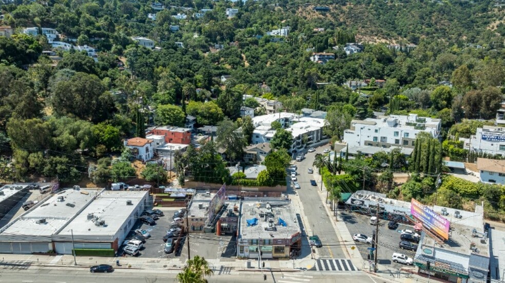 More Photos Of 3655 Cahuenga Blvd W, Los Angeles Restaurant For Lease