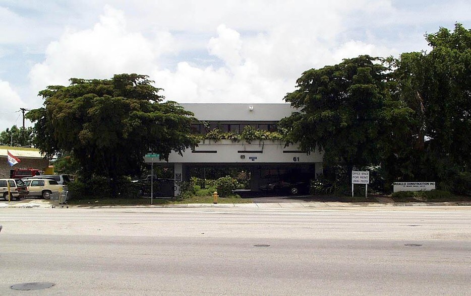 More Photos Of 61 Grand Canal Dr, Miami Office For Lease