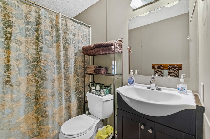 More Photos Of 7450 Highway 187, Eureka Springs Restaurant For Sale