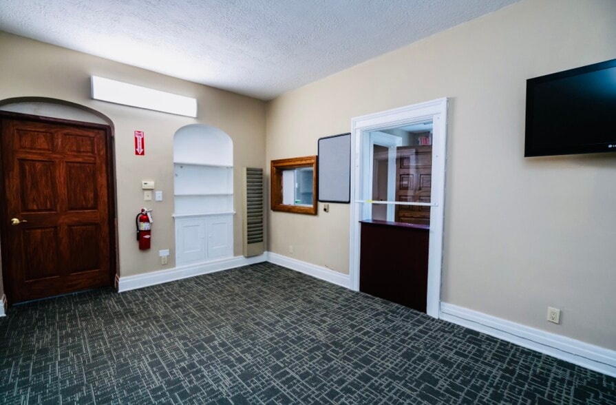 More Photos Of 3911 Main St, Buffalo Medical For Sale
