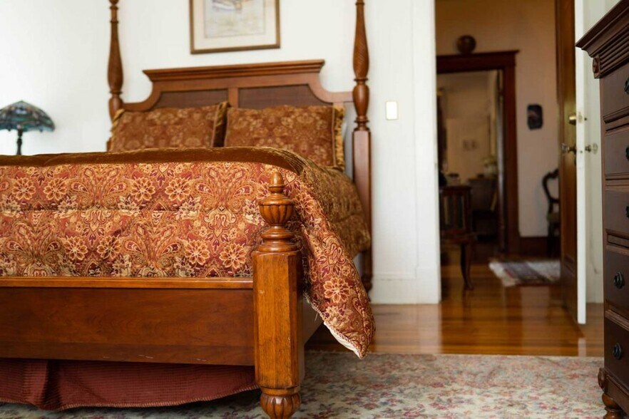 More Photos Of 6100 Frederick Ave, Catonsville Hospitality For Sale