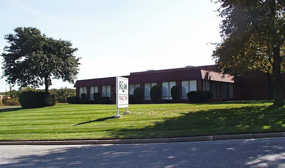 More Photos Of 18 Kennedy Blvd, East Brunswick Manufacturing For Lease