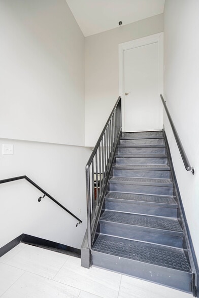 More Photos Of 21 Prall Ave, Staten Island Office Residential For Sale