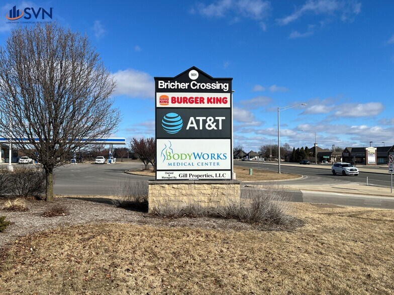 More Photos Of 917-923 S Randall Rd, St Charles General Retail For Lease