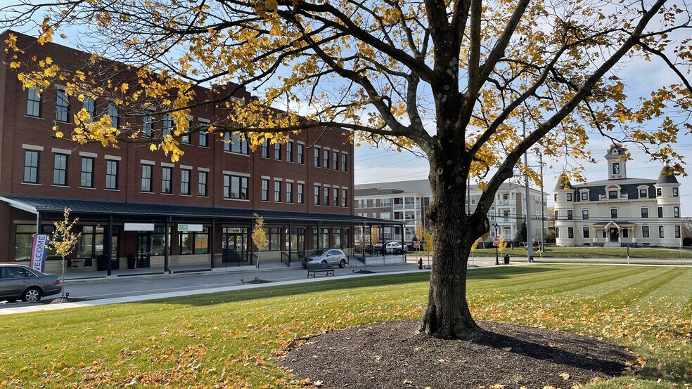 More Photos Of 198 Ohio 741, Lebanon Supermarket For Lease