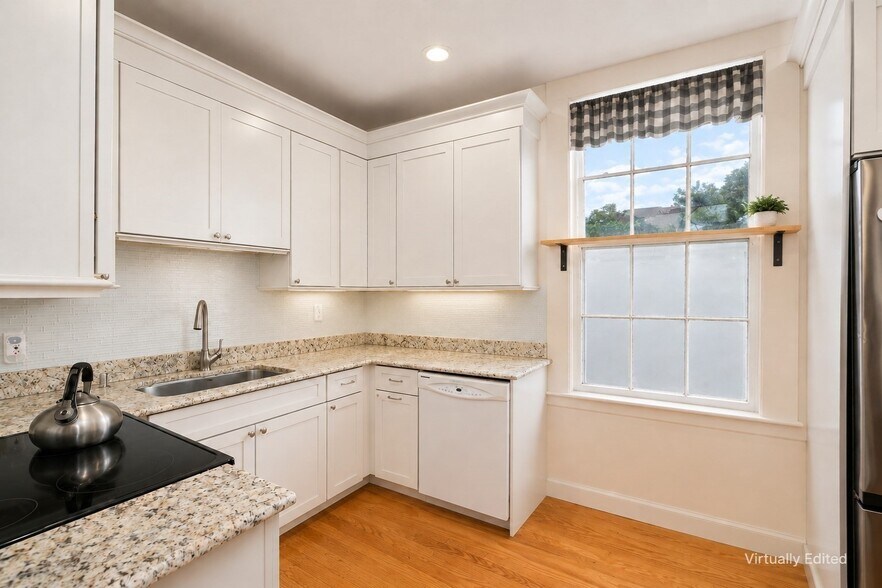 More Photos Of 98 Main St, Peabody General Retail For Sale