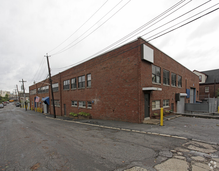 Primary Photo Of 6 Roslyn Pl, Mount Vernon Warehouse For Lease