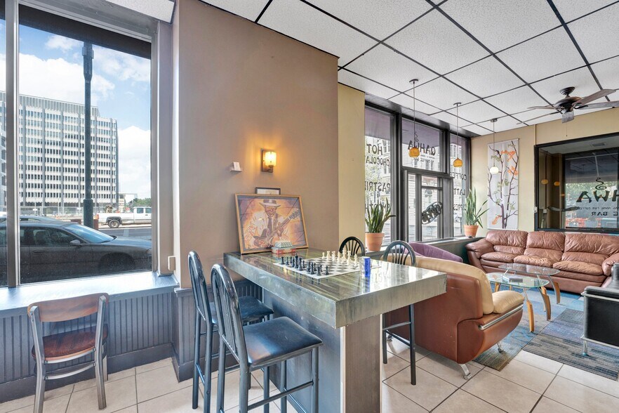 More Photos Of 109 N Main St, Memphis Apartments For Lease