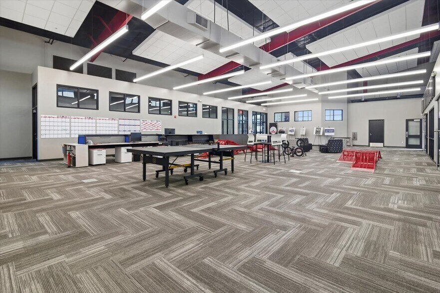 More Photos Of 490 N Lansing Ave, Tulsa Sports And Entertainment For Lease