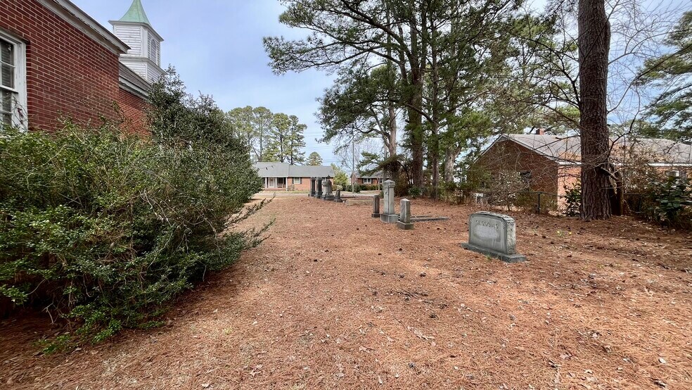 More Photos Of 209 W Academy St, Colerain Specialty For Sale