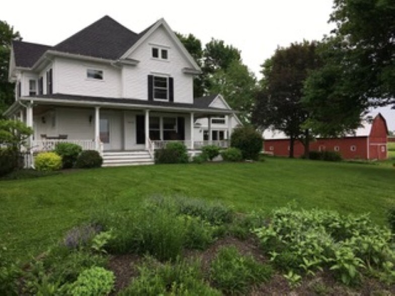 Primary Photo Of 9013 State Route 414, Lodi Restaurant For Sale