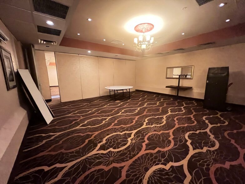 More Photos Of 560 Silverthorne Ln, Silverthorne Hotel For Sale