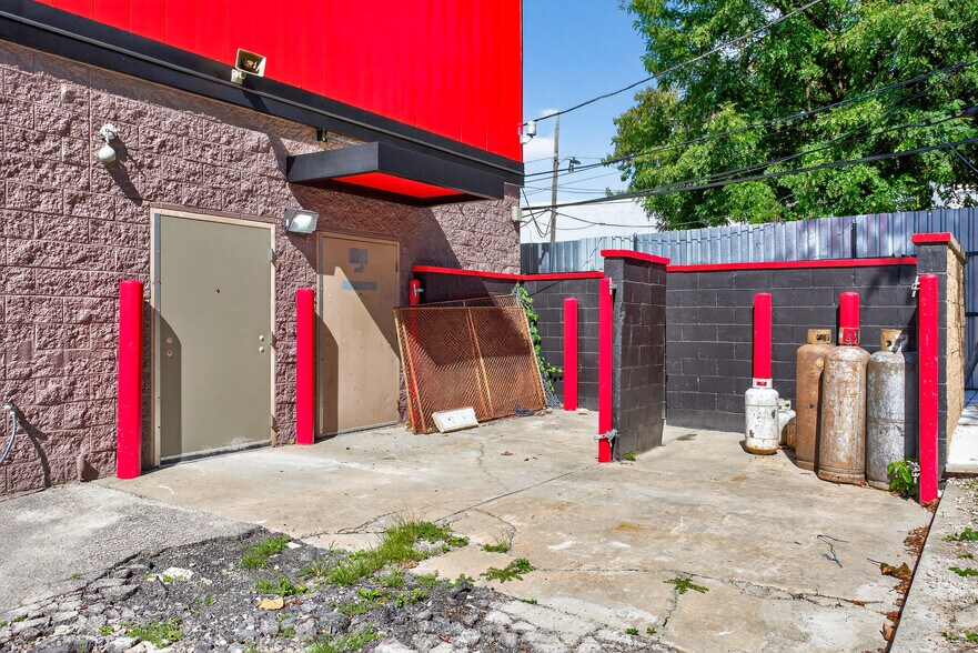 More Photos Of 1925 W Allegheny Ave, Philadelphia Freestanding For Sale