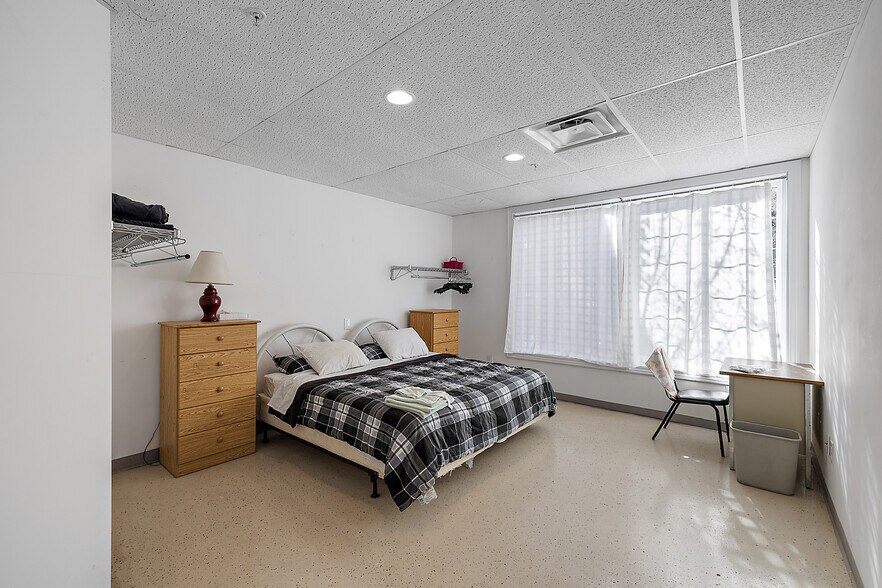 More Photos Of 9334 North River Rd, Algonac Congregate Senior Housing For Sale