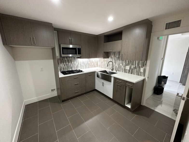 More Photos Of 1626 S Broadway, Santa Ana Medical For Sale