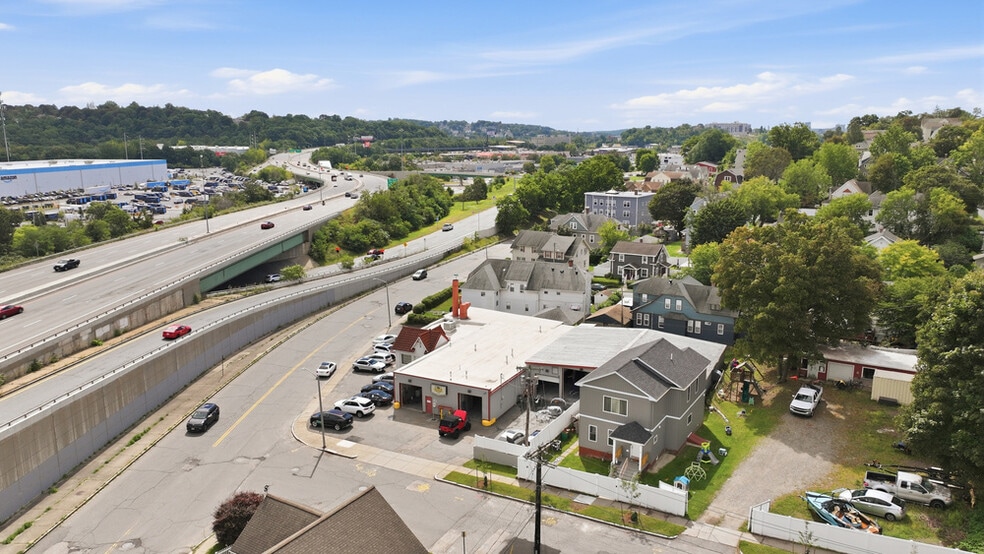 More Photos Of 73 W Boylston Dr, Worcester Auto Repair For Lease