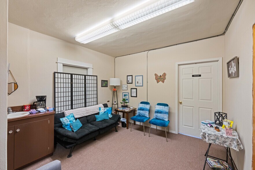 More Photos Of 340 Central Ave, Coos Bay Medical For Lease