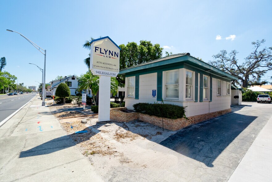 More Photos Of 2101 Manatee Ave, Bradenton Medical For Sale