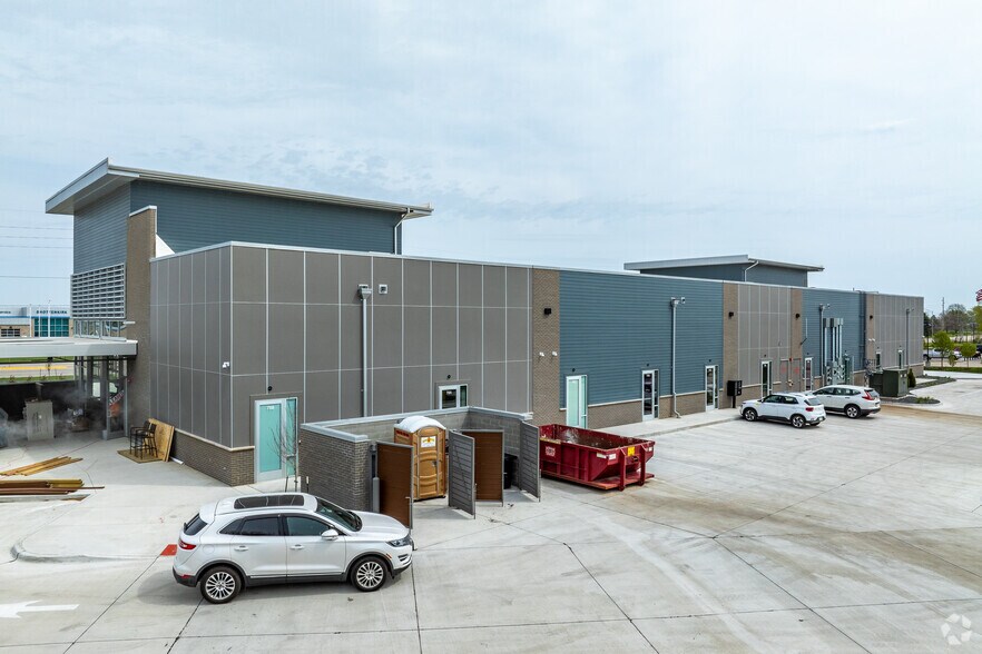 More Photos Of 750 Hickman Rd, Waukee Storefront For Lease