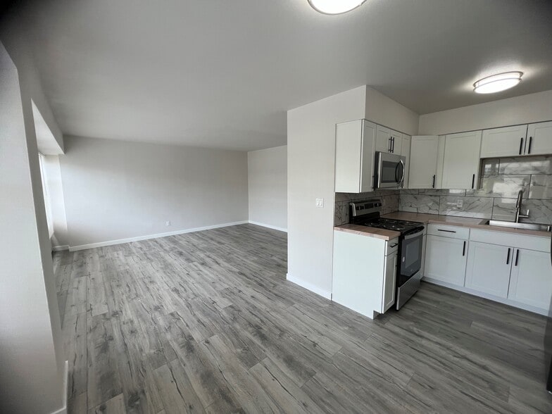 More Photos Of 412-418 W Meeker St, Kent Apartments For Sale