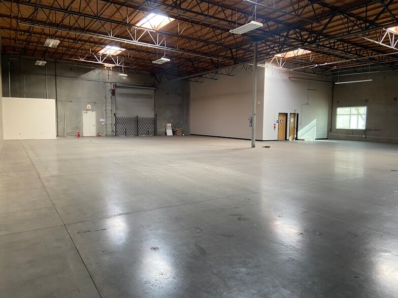 More Photos Of 511 S Harbor Blvd, La Habra Warehouse For Lease