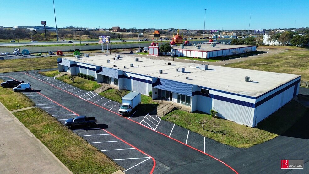 More Photos Of 605 E Palace Pky, Grand Prairie Unknown For Lease