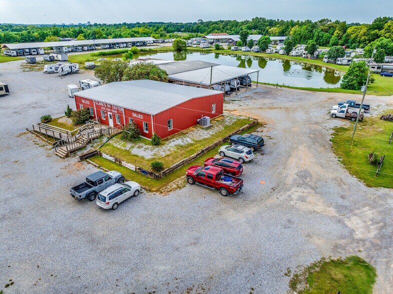 More Photos Of 1824 Alabama River Pky, Millbrook General Retail For Sale