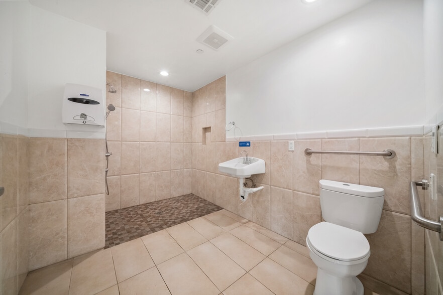 More Photos Of 549 E Ada Ave, Glendora Congregate Senior Housing For Sale