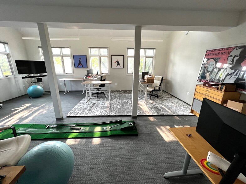 More Photos Of 403 N Henry St, Alexandria Office For Sale