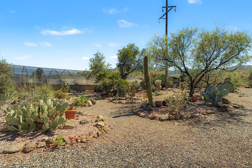 More Photos Of 1011 Wildhorse ln, Clarkdale Specialty For Sale