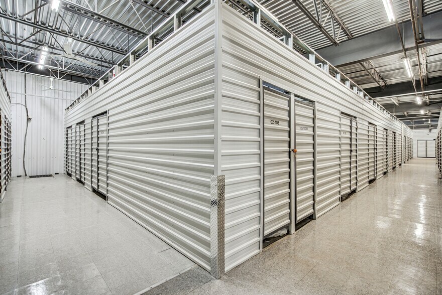 More Photos Of 1550-1560 Rue Michelin, Laval Self Storage For Sale