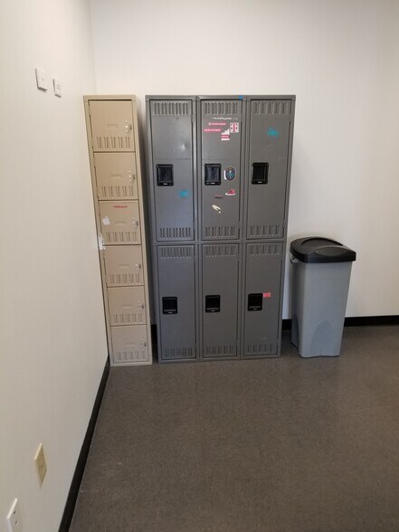 More Photos Of 6301-6313 Stage Rd, Memphis Storefront Retail Office For Sale