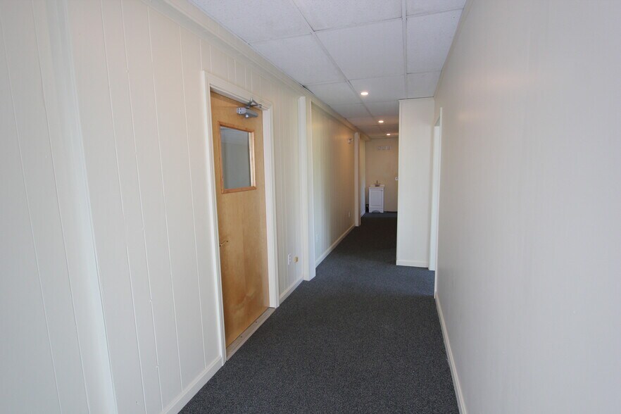 More Photos Of 16-18 Cottage St, Franklin Unknown For Lease