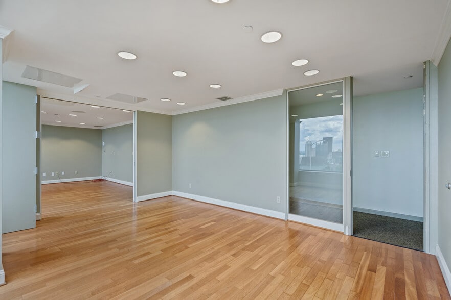 More Photos Of 1301 Grandview Ave, Pittsburgh Office For Sale